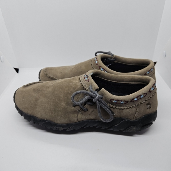 Teva Moki embroidered nubuck mocassins brown size 8 - Picture 3 of 10